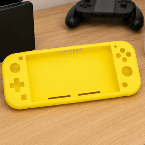 Capa Silicone Switch Mini Amarela - Imagem 2